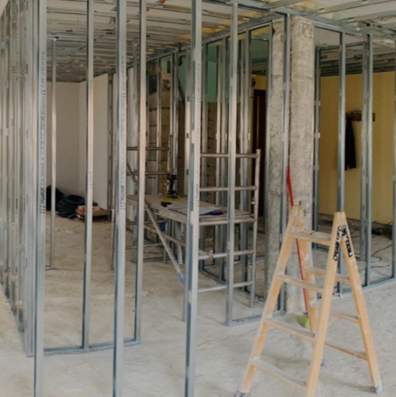 INTERIORES HORVER (Barcelona) - Instalación de tabiquería